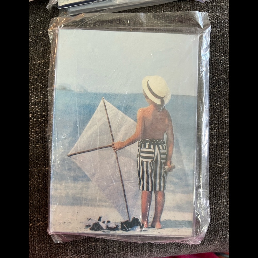 Nine 3x5 acrylic magnet frames!